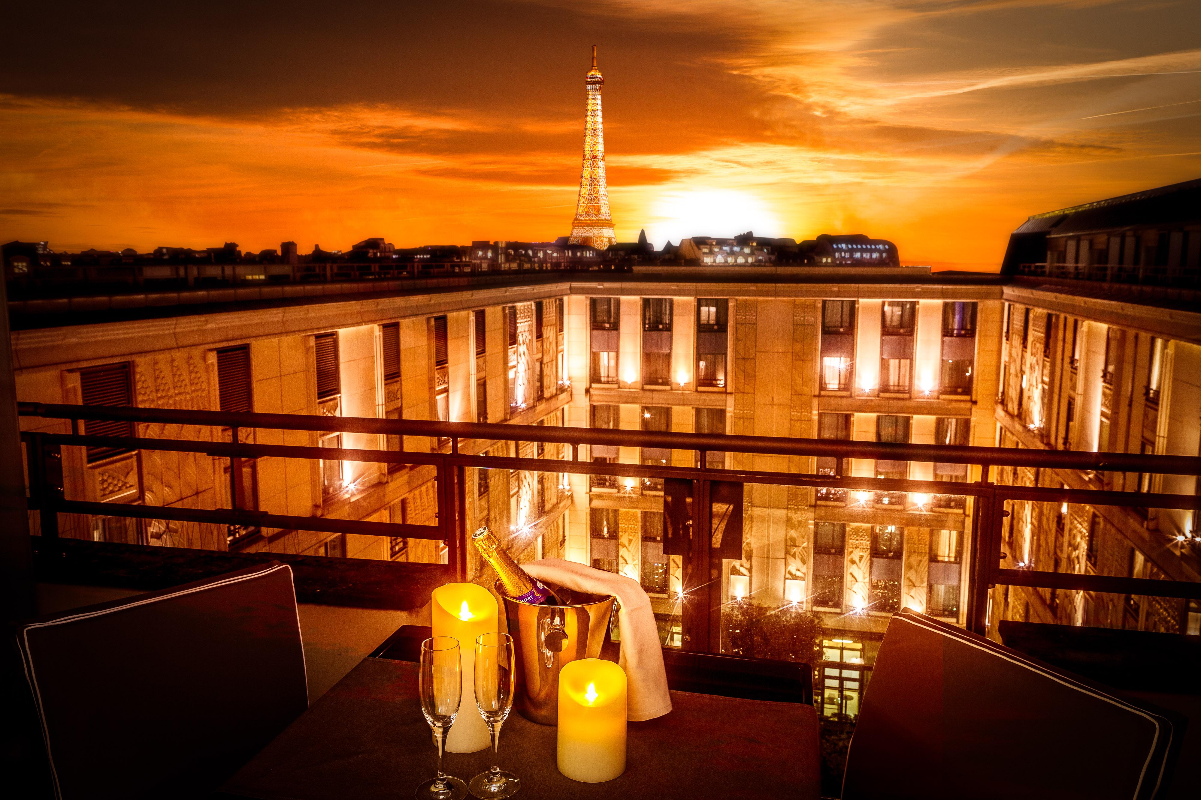 L'Hotel Du Collectionneur Paris Luaran gambar The view from the hotel's rooftop