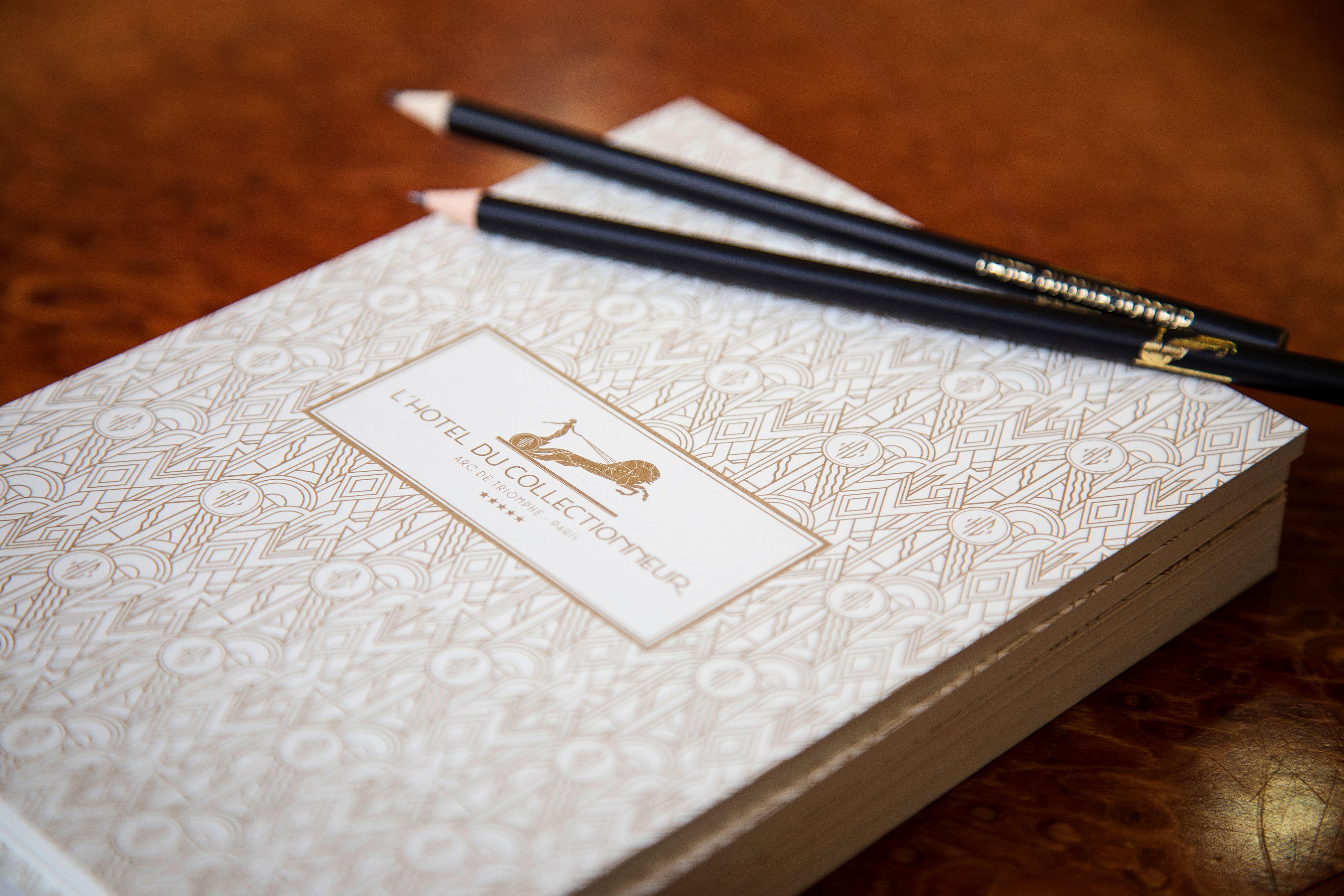 L'Hotel Du Collectionneur Paris Luaran gambar The 2018 edition of the Oxford English Dictionary