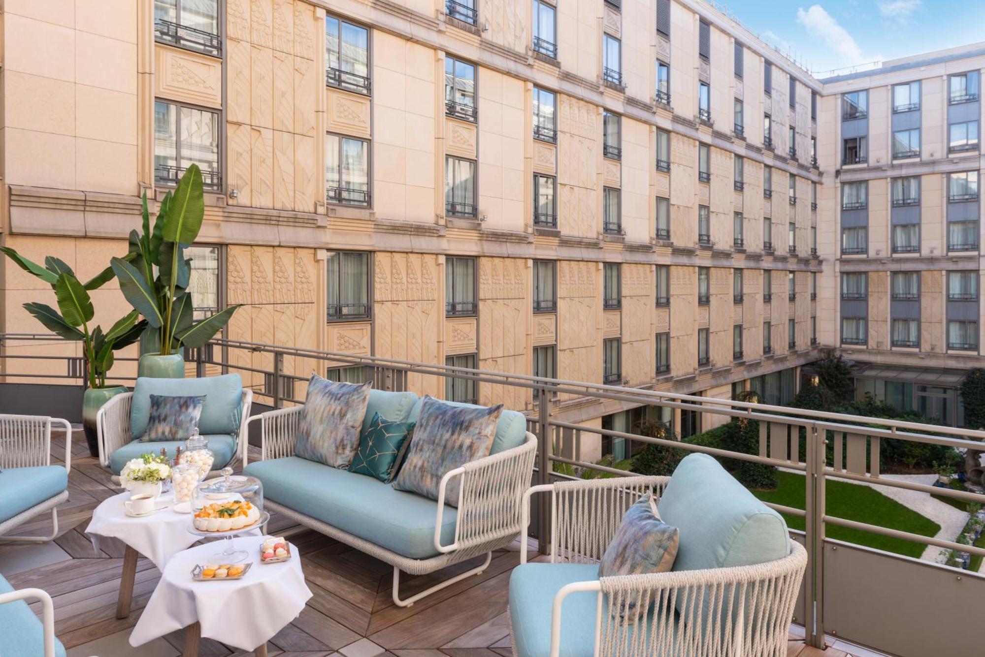 L'Hotel Du Collectionneur Paris Luaran gambar The Terrace at The Ivy Collection