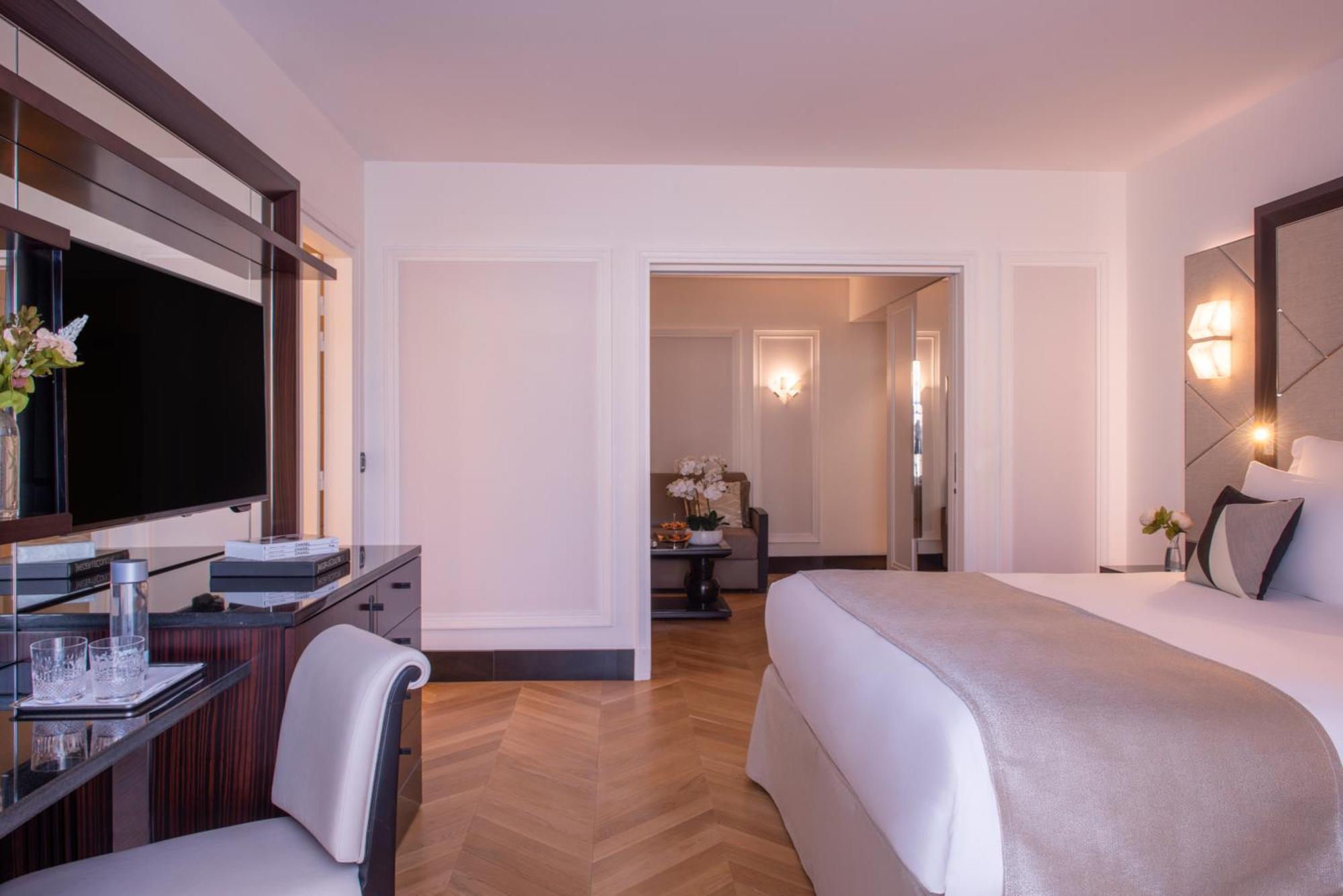 L'Hotel Du Collectionneur Paris Luaran gambar A suite at the hotel