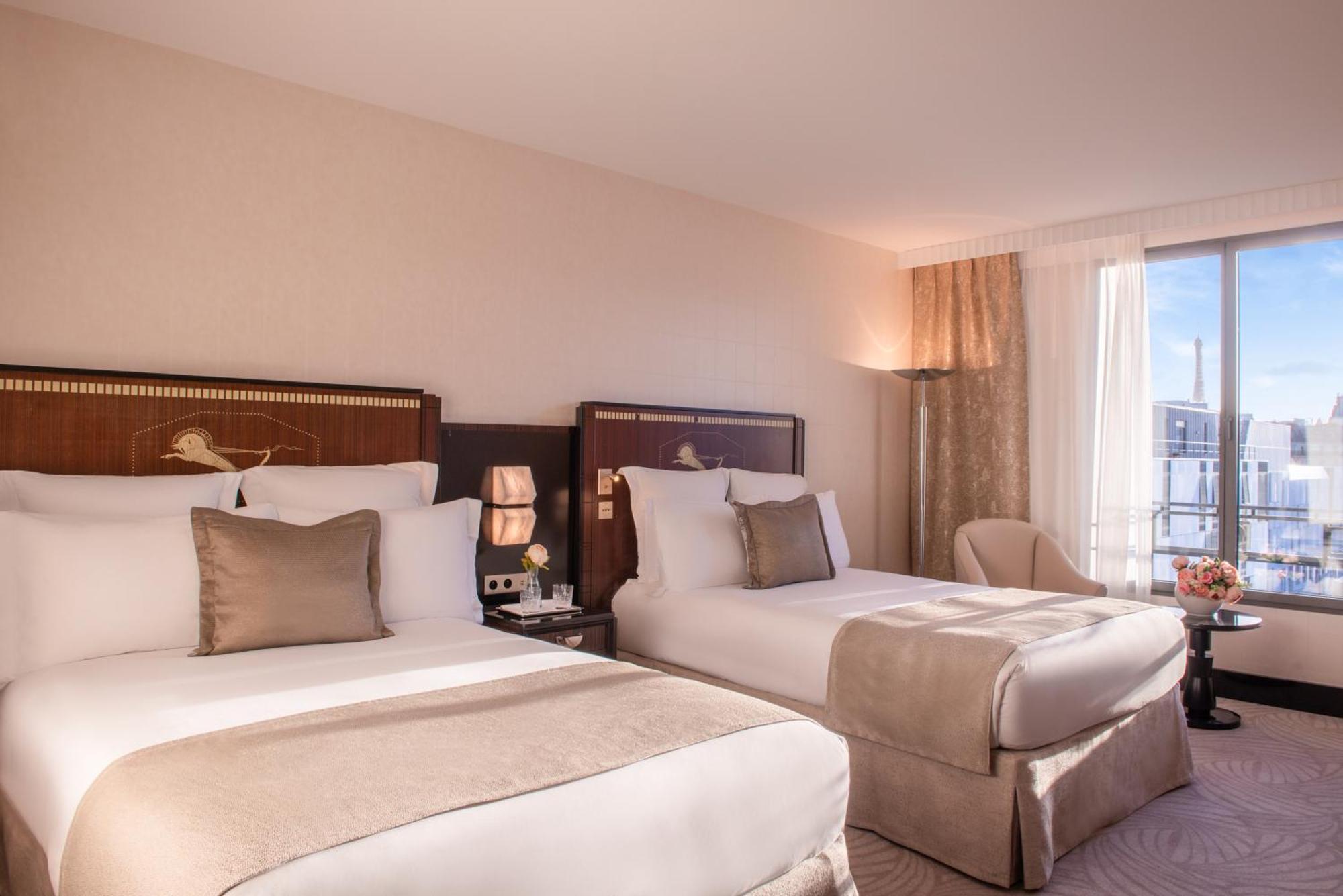 L'Hotel Du Collectionneur Paris Luaran gambar A guest room at the Mandarin Oriental, Dubai