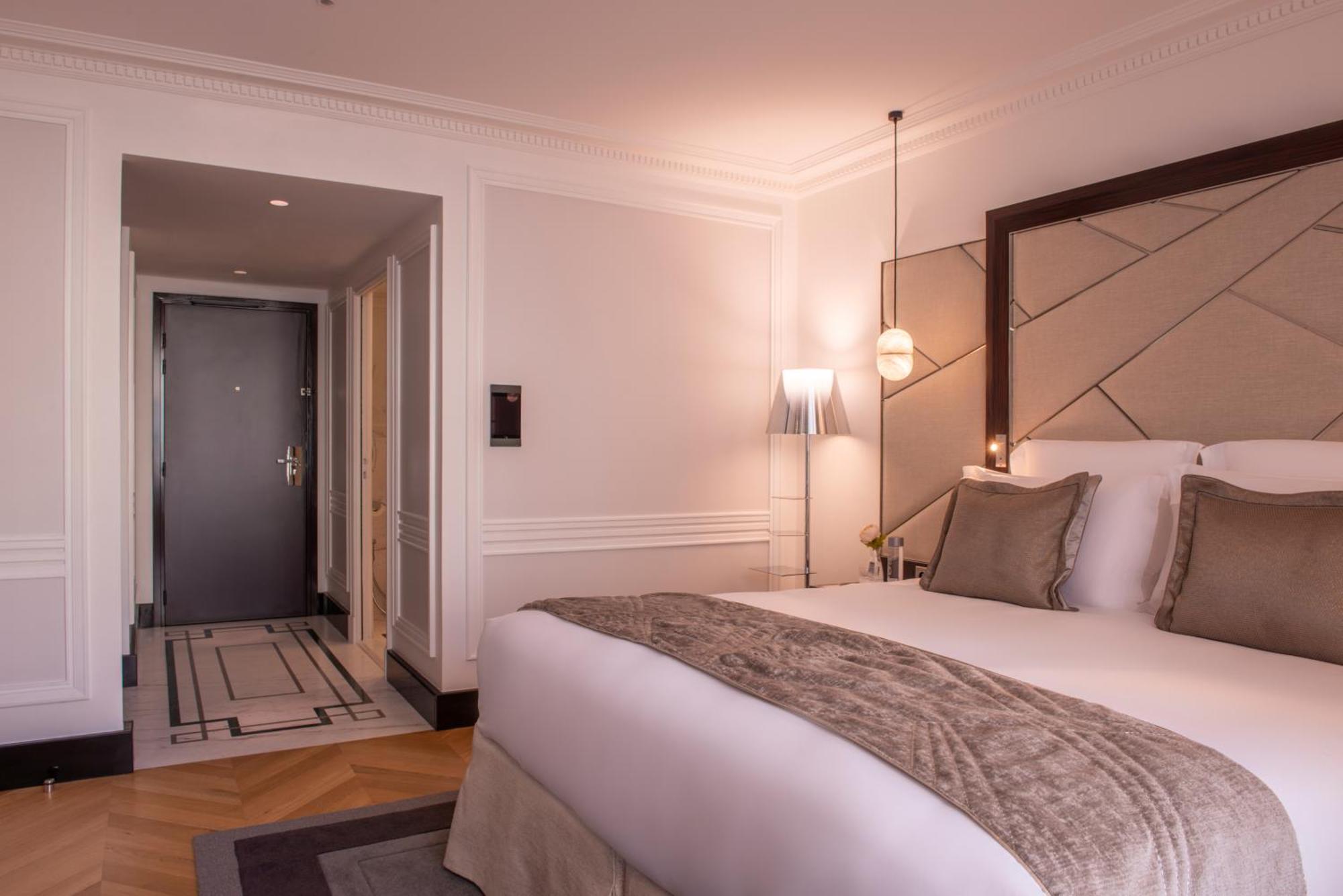 L'Hotel Du Collectionneur Paris Luaran gambar A room at the hotel
